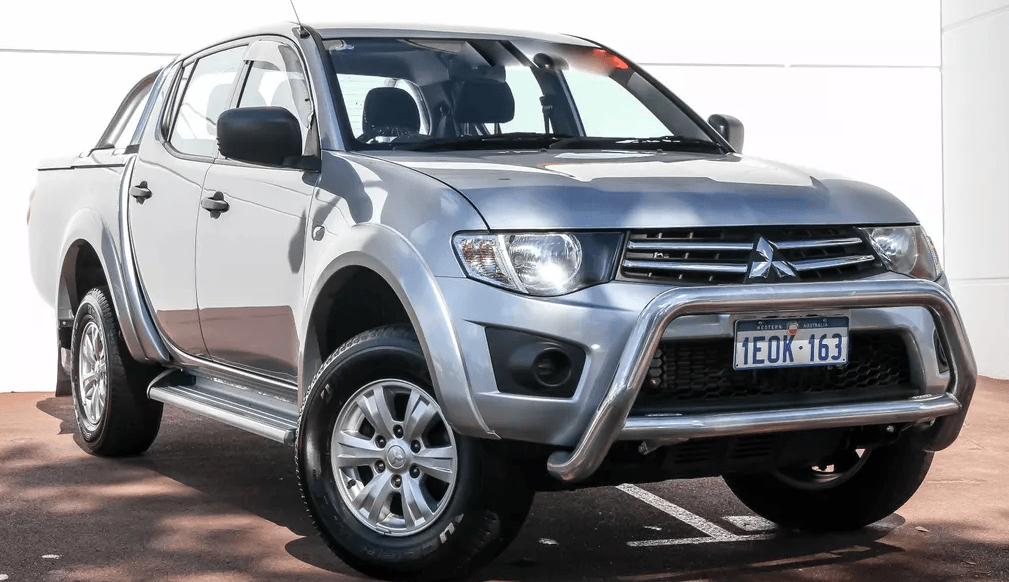 Mitsubishi wrecking parts 